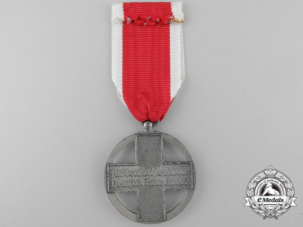 a_german_red_cross_medal_x_445_1