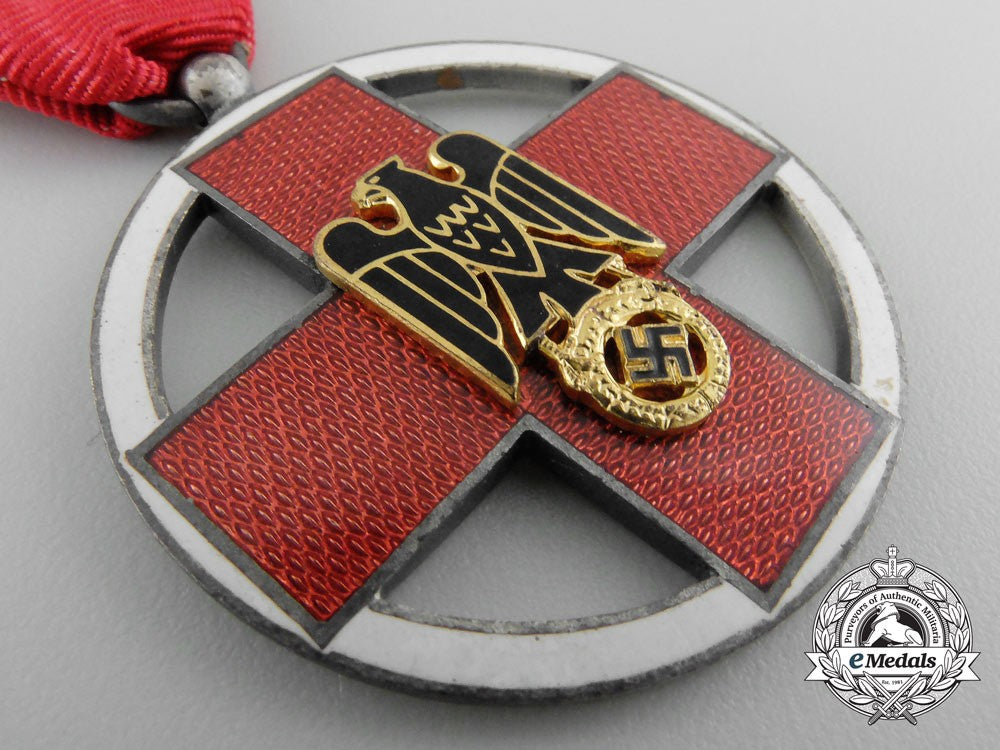 a_german_red_cross_medal_x_446_1