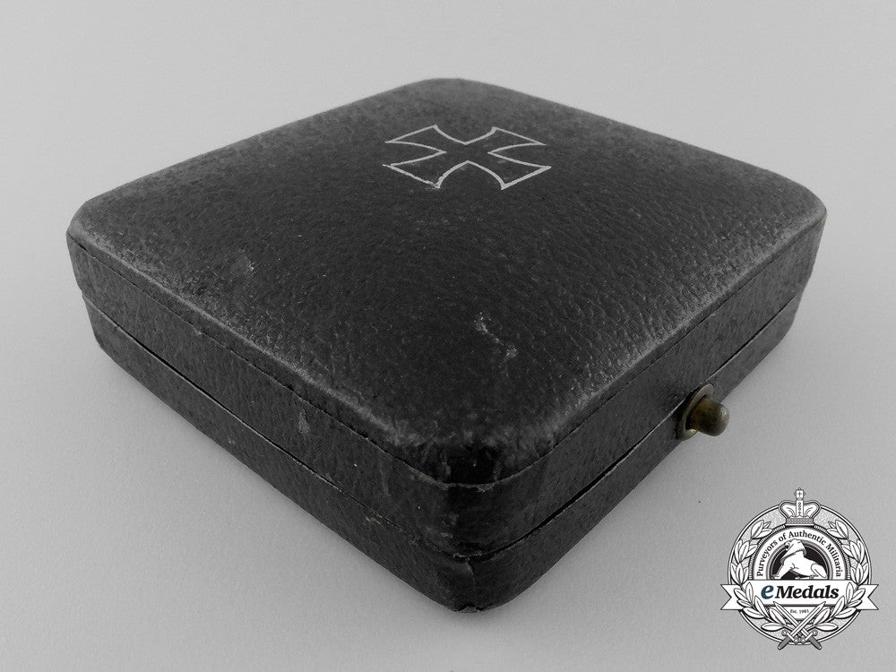 a_mint_iron_cross_first_class1939_with_case_x_743_1