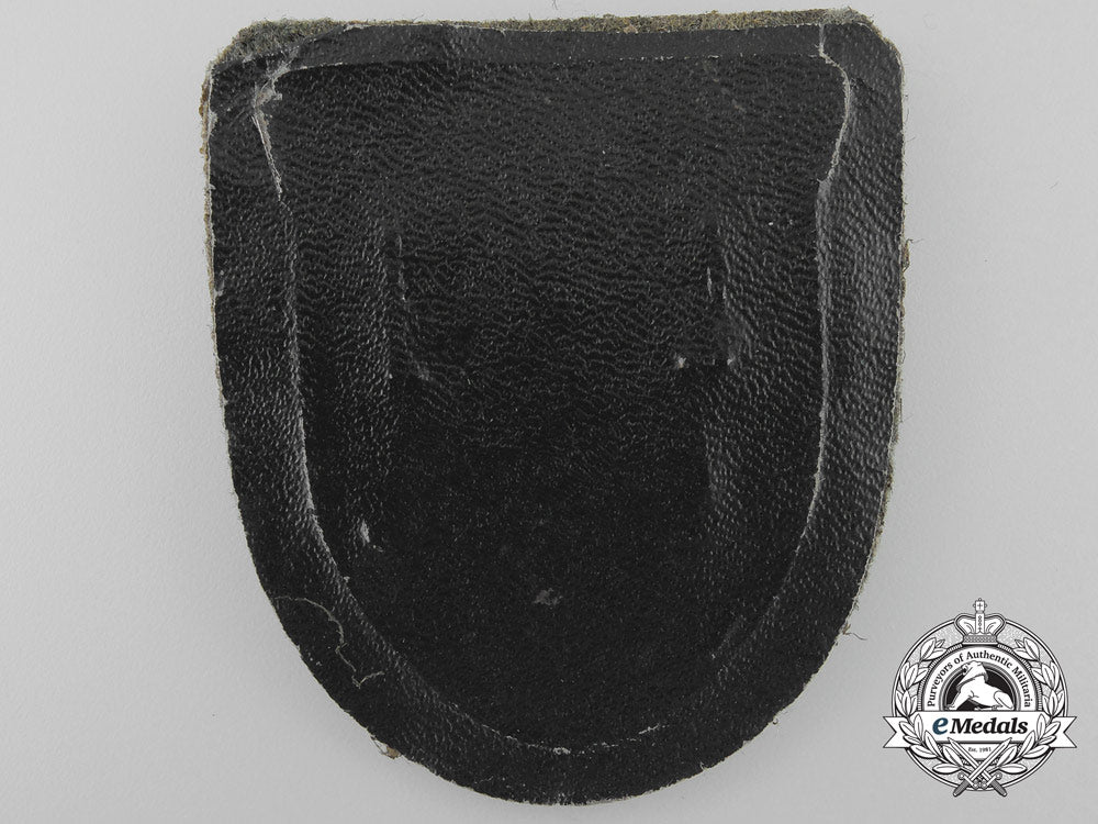 a_mint_army_issued_kuban_shield_x_758