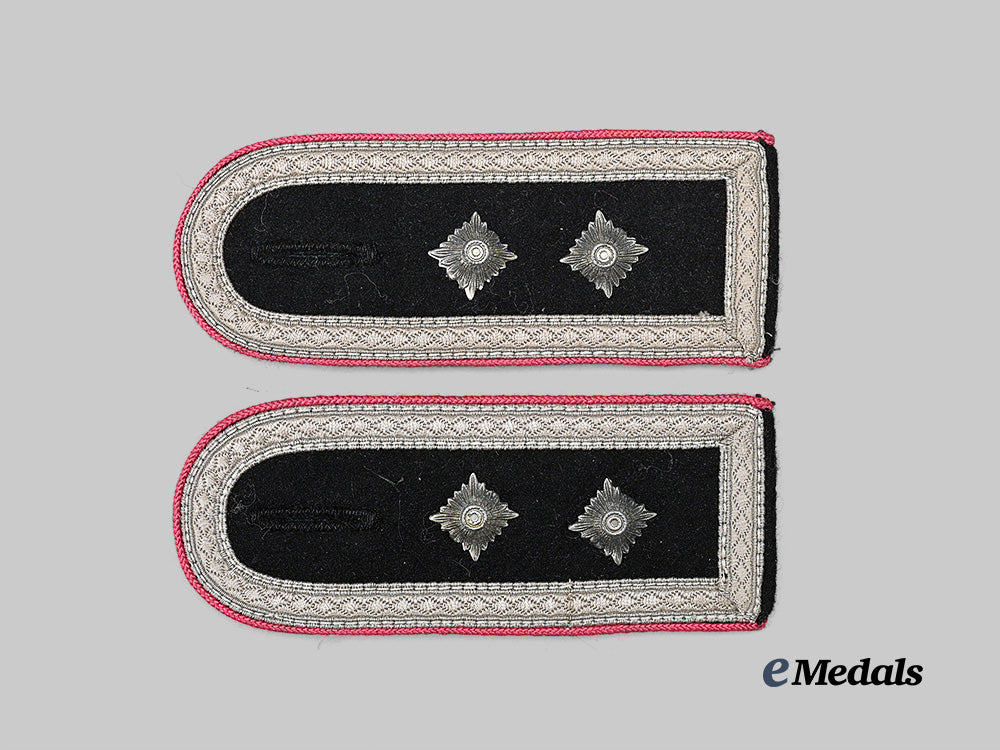 germany,_heer._a_set_of_panzer_troops_oberfeldwebel_shoulder_straps_e_medals__g62788_2