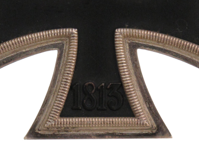 knight’s_cross_group_to_an_officer,_xp119003