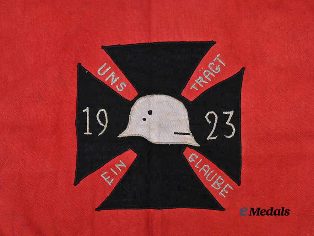 germany,_freikorps._a_rare_freikorps_bug_kameradschaft_trumpet_banner_e_medals__g62651_3