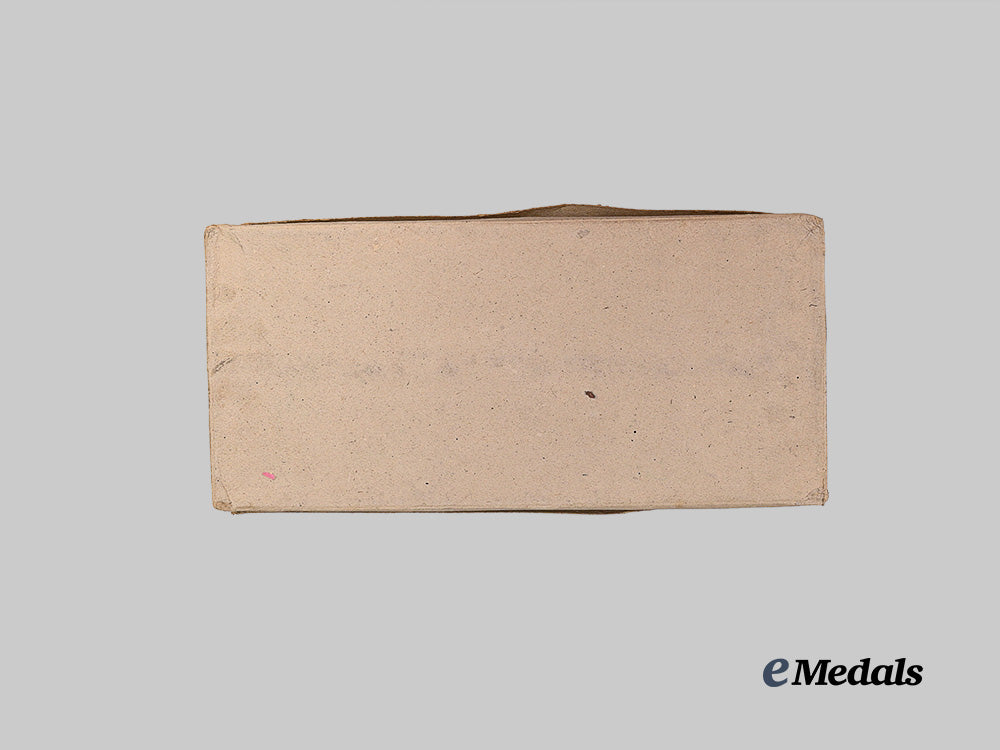 germany,_wehrmacht._a_factory_issue_box_for_panzer_assault_badges,_by_hermann_aurich_e_medals__g62927_4