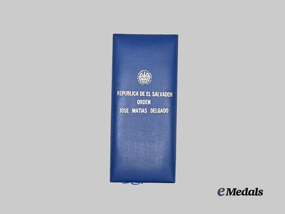 el_salvador,_republic._a_national_order_of_josé_matías_delgado,_grand_cross_set_in_case_e_medals__w8668_2