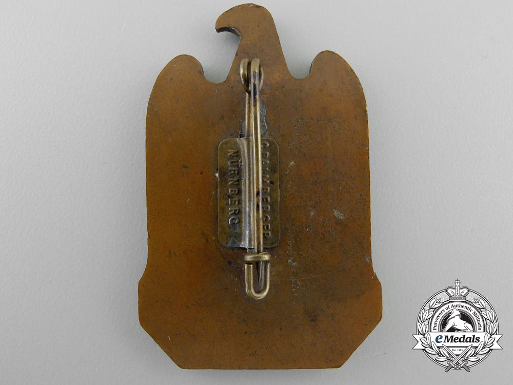 a1933_nsdap_nurnberg_badge_y_035