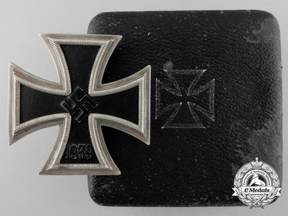 an_iron_cross_first_class1939_with_case_y_426