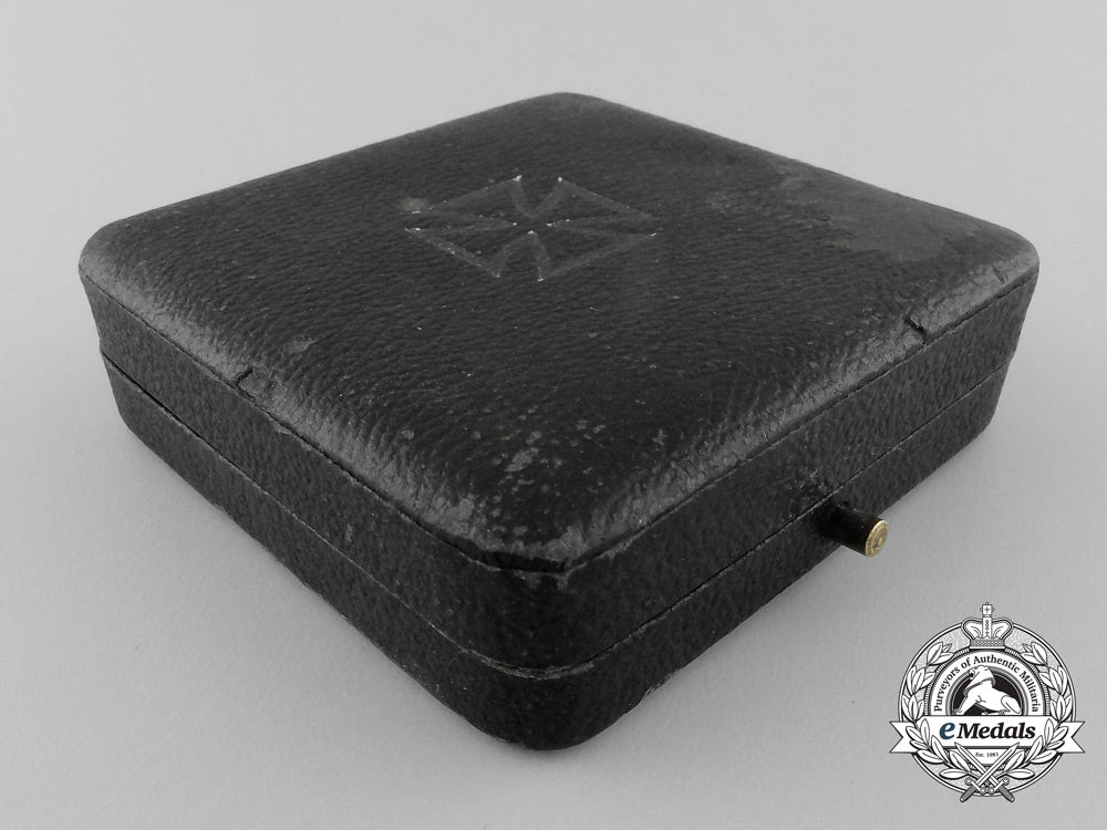 an_iron_cross_first_class1939_with_case_y_427