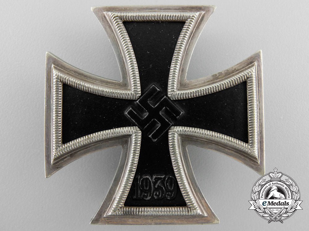 an_iron_cross_first_class1939_with_case_y_429