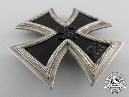 an_iron_cross_first_class1939_with_case_y_431