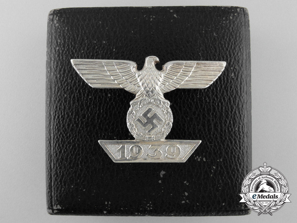 a_clasp_to_the_iron_cross1939;_first_class_by_funcke&_brüninghaus;_published_example_y_679