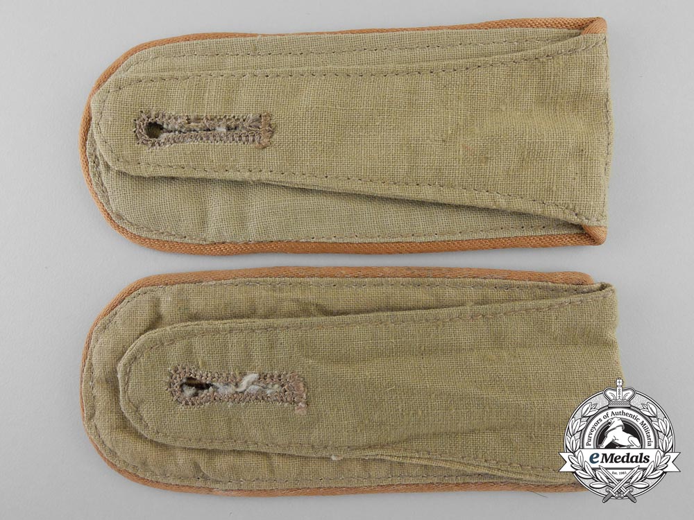 a_set_of_luftwaffe_signals_em’s_tropical_shoulder_straps;_deutsches_afrika_korps_y_726