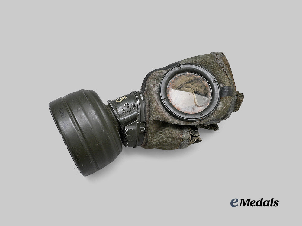 germany,_wehrmacht._an_m30_gas_mask,_with_canister_e_medals__g62679_8