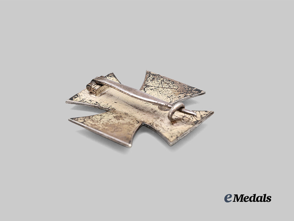 germany,_wehrmacht._a1939_iron_cross_i_class,_with_case,_by_wilhelm_deumer_e_medals__g62900_7