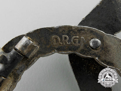 germany._an_early_luftwaffe_pilot's_badge_in_aluminum_by_assmann_z_214_1_1