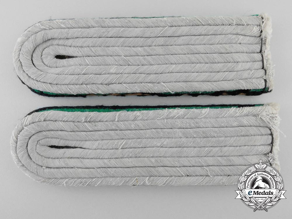 an_early1940_s_set_of_waffen-_ss_mountain_infantry_second/_junior_storm_leader_shoulder_boards_z_576