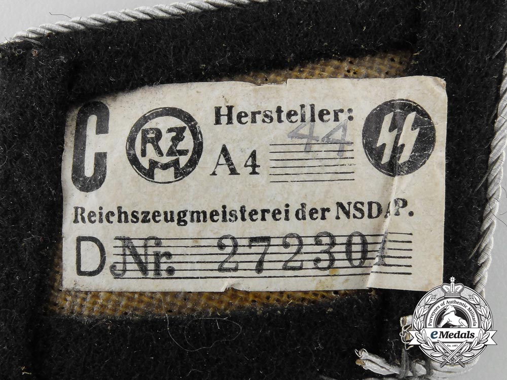 a_mint_set_of_waffen-_ss_obersturmführer’s_collar_tabs_z_787_1