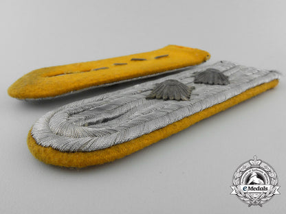 a_lot_of_officer’s_visor_cap&_tunic_insignia_from_the_estate_of_hauptmann_karl_danielsen,11._fallschirmjäger_regt.5_z_844
