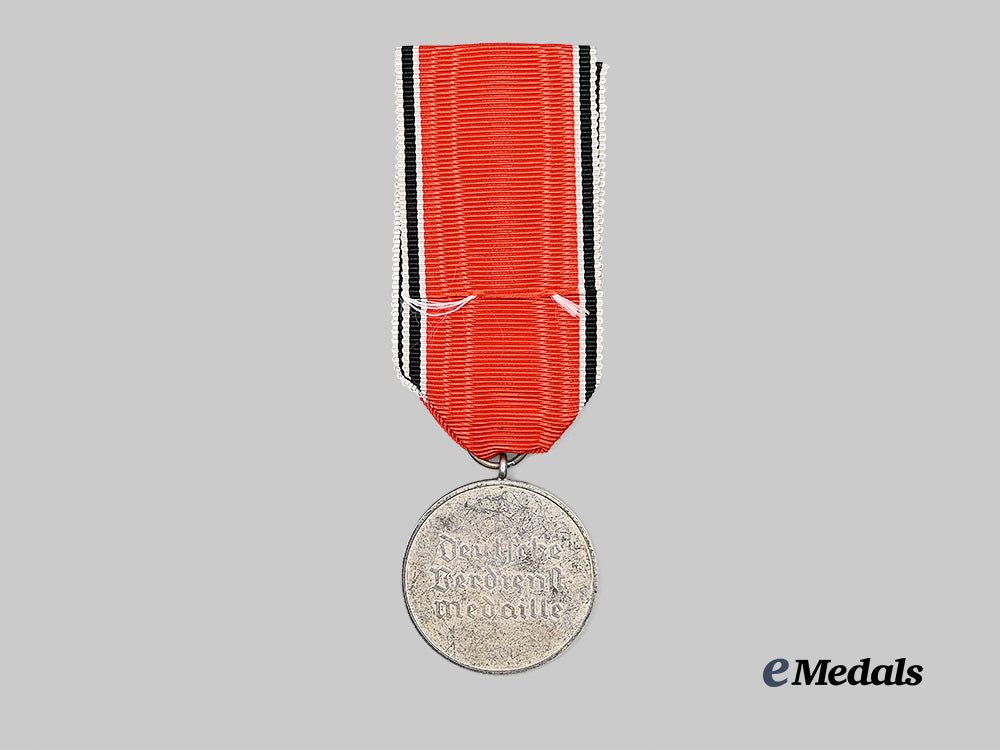 germany,_third_reich._an_order_of_the_german_eagle,_silver_merit_medal,_by_the_prussian_mint_e_medals__g61788_4