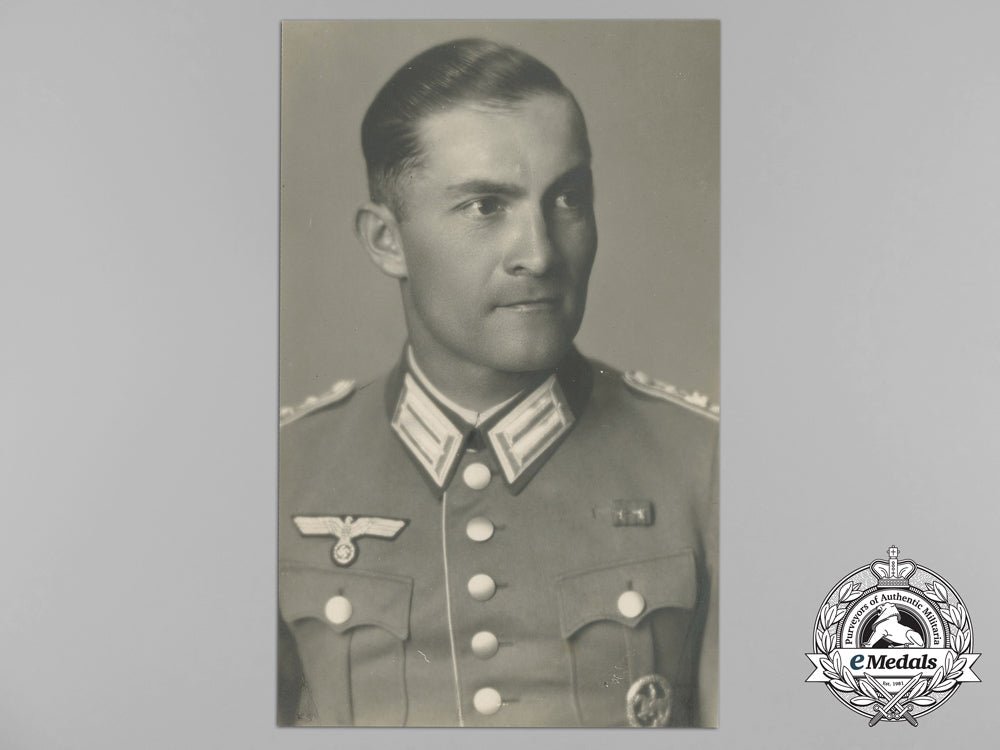 germany,_heer._a_studio_photo_of_captain_with_equestrian_badge_zz_1704_1__3_2