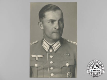 germany,_heer._a_studio_photo_of_captain_with_equestrian_badge_zz_1704_1__3_2